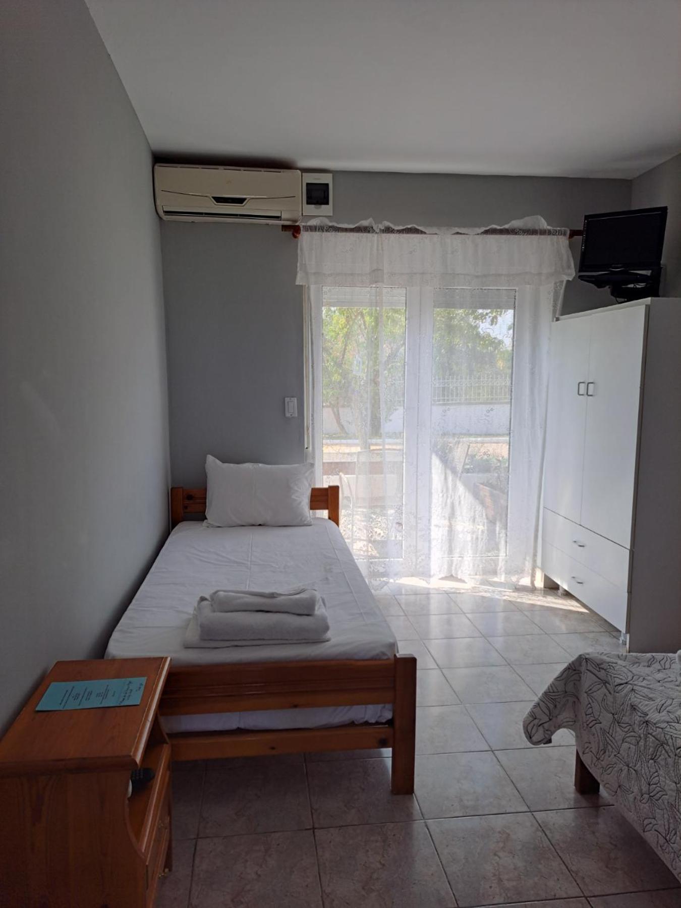 Kiki'S Place Nikiti  Room photo